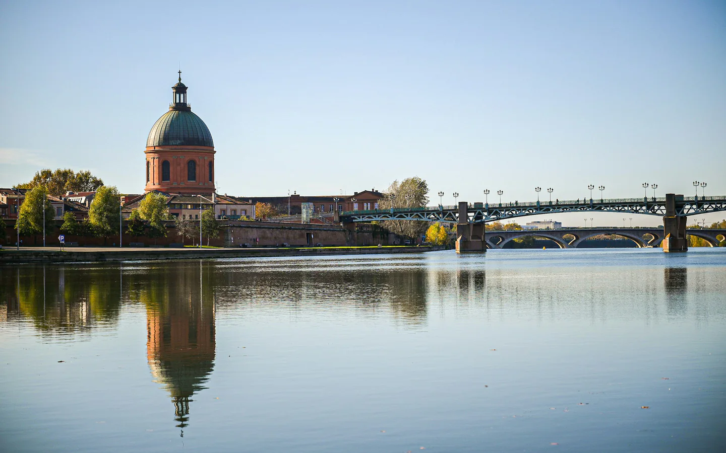Vue de Toulouse depuis la Garonne, près du siège de DJO Solutions